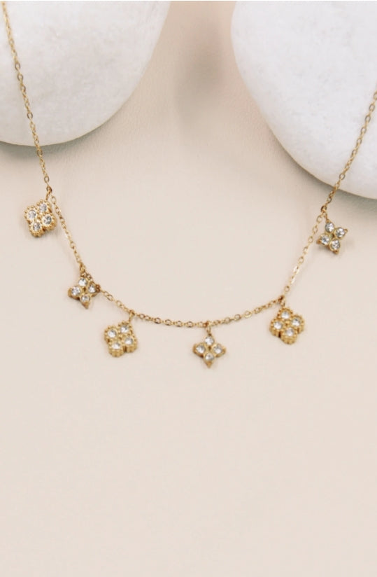 Collier breloque étoile trefle en acier inoxydable : Style & charme