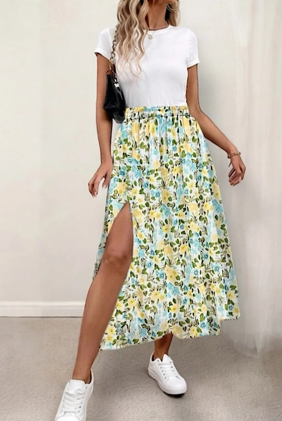 Jupe LATINA avec fente avant, très fluide,