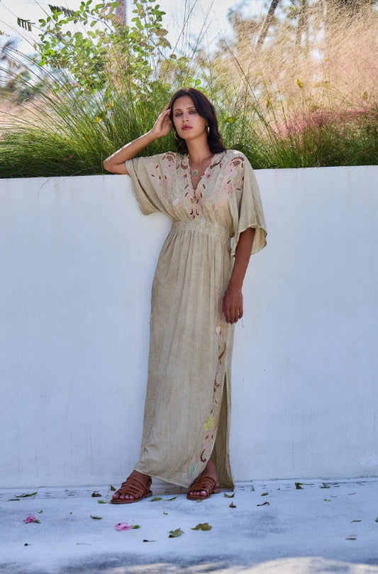 robe broderie, Manches chauves souris