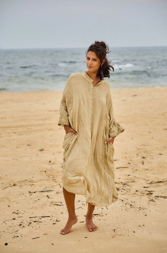 Robe chemise broderie , col V , coupe évasée avec poches invisibles