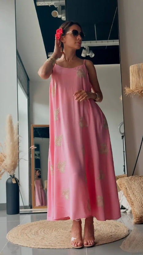 Robe longue fluide en viscose à imprimé feuille dorée